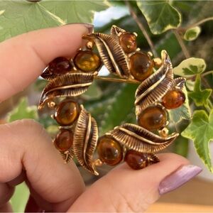 D’ORLAN Signed Wreath 10 Amber Glass Cabochon Gold Tone Crystals Brooch